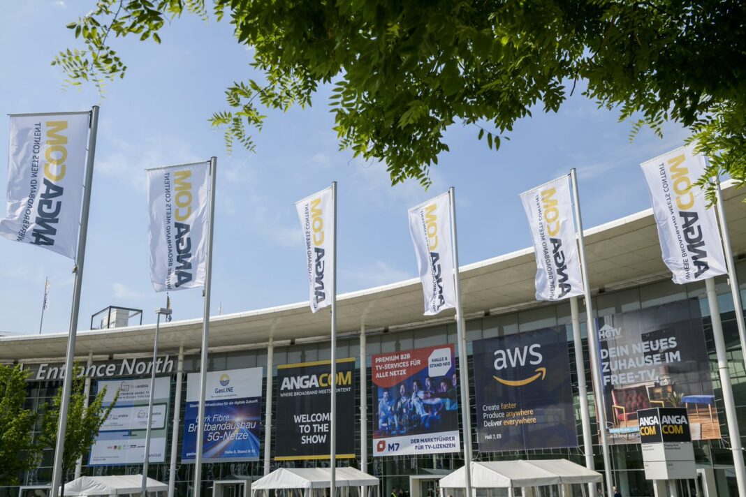 ANGACOM Außenansicht der Messe