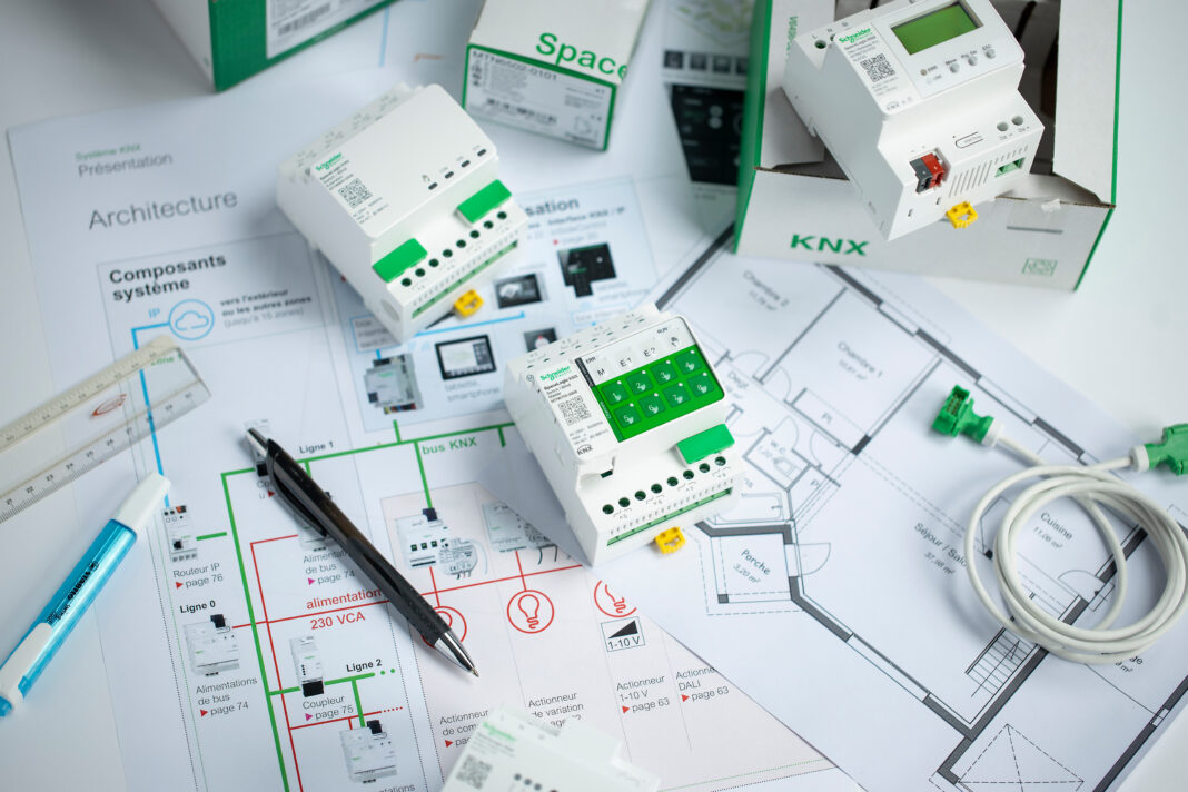 SpaceLogic-KNX__021a_KNX_998-21012707