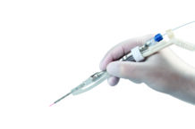 Compamed 2024: CeramOptec zeigt Spezialfaseroptiken und Sonden für den medizintechnischen Bereich