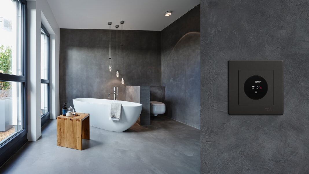 Feller_Matter-Thermostat_Stimmungsbild_WEB_1920x1080px_RZ